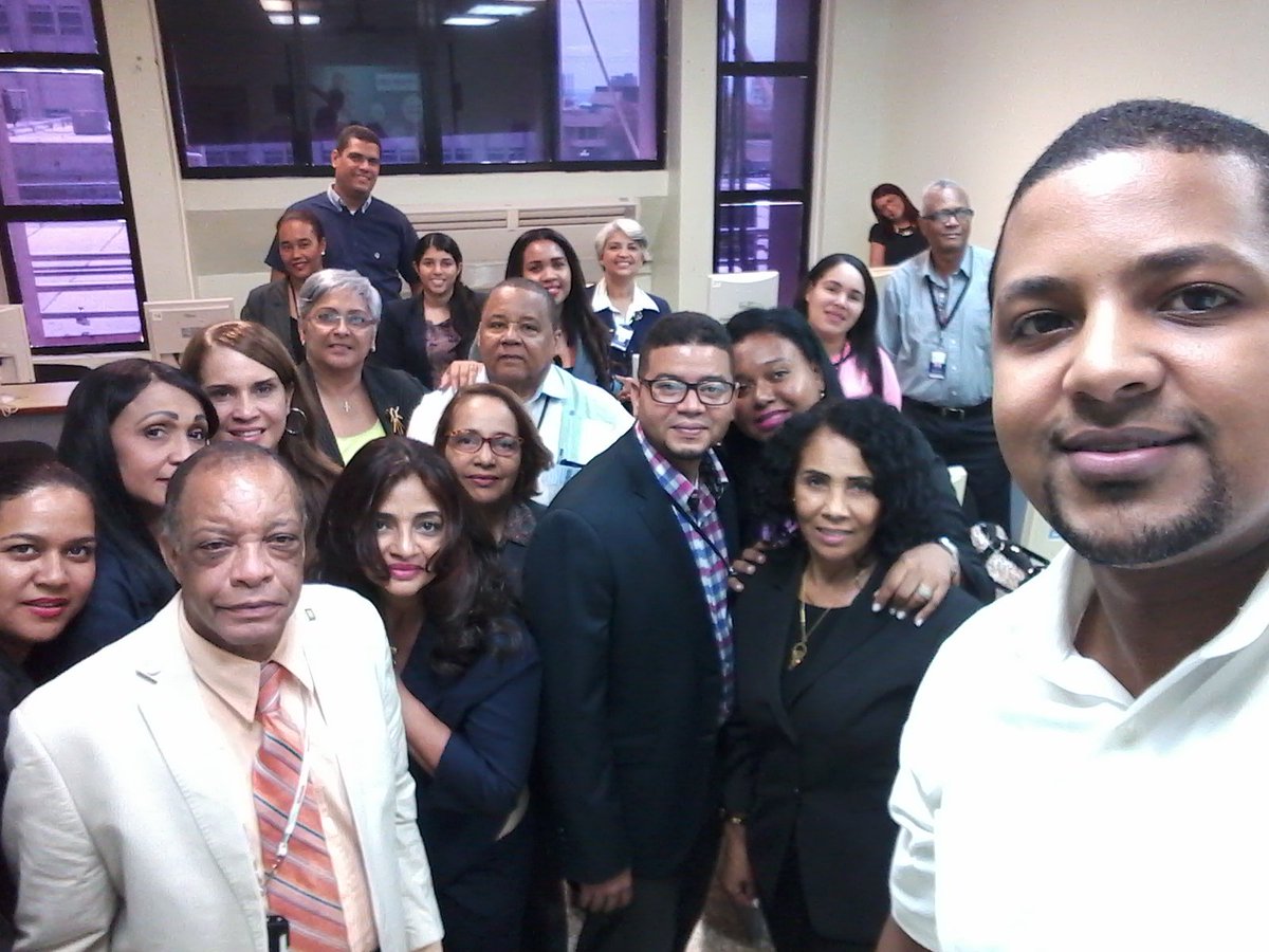 OvidioJSanchez's tweet photo. Estamos en una #TrasformacionDigital #TeamCGR #contraloriaRD #qualitytime @ContraloriaRD https://t.co/DLhwMIMydJ