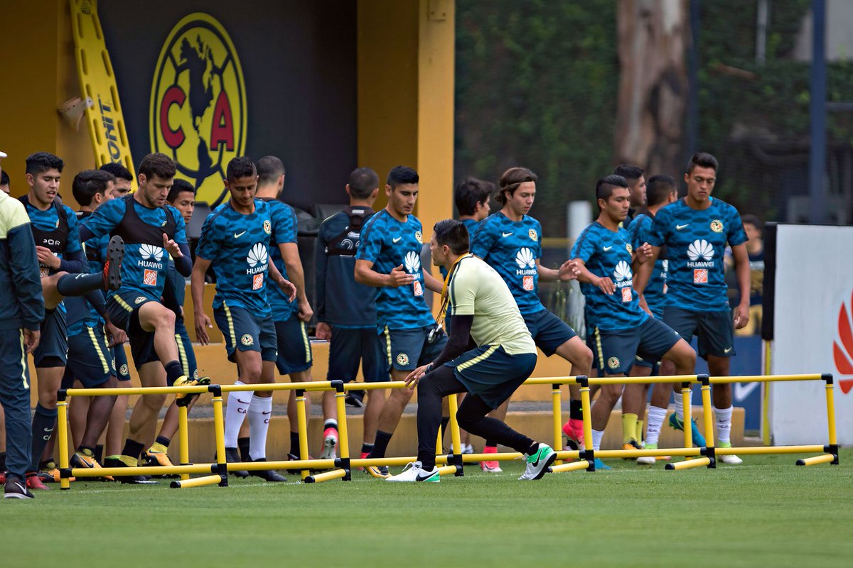 ClubAmerica's tweet photo. #Galería Arranque de preparación para el #TourÁguila

📸 ▶️ https://t.co/fWbqrAWsow

#SiempreÁguilas 🦅 https://t.co/o0ipI94hFY