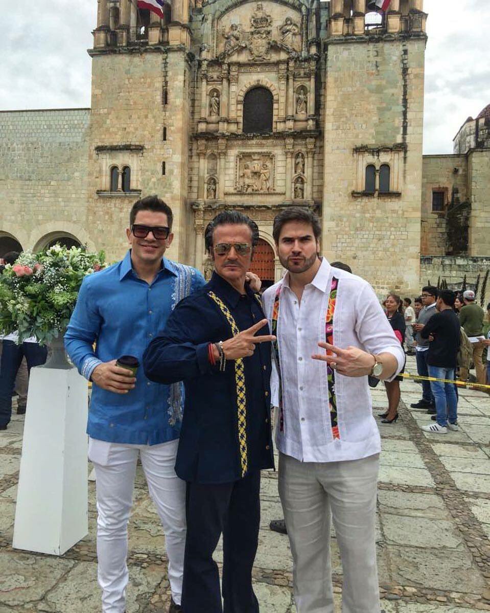 yahirmusic's tweet photo. Grabanding en Oaxaca con toda la familia..👌🏼👌🏼 https://t.co/fOt3WyGb7G