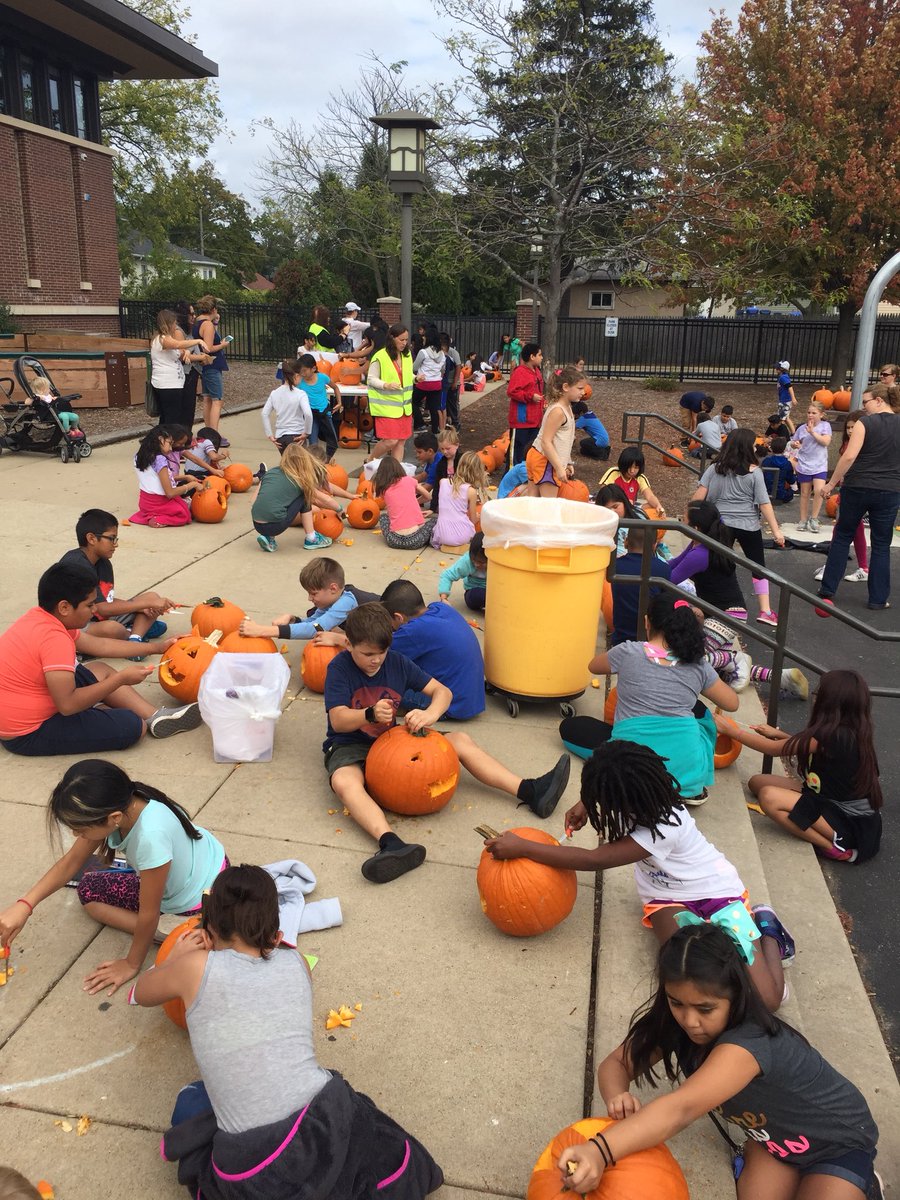 The <a href="/otmonarchs/">Oak Terrace School</a> students CARVED out some time to check out pumpkins at recess today.