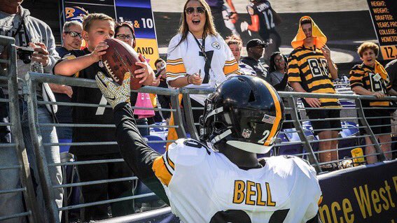 SteelersUnite's tweet photo. You'll wanna hang on to that one, kid. #HereWeGo https://t.co/Zs8OoTv8pk