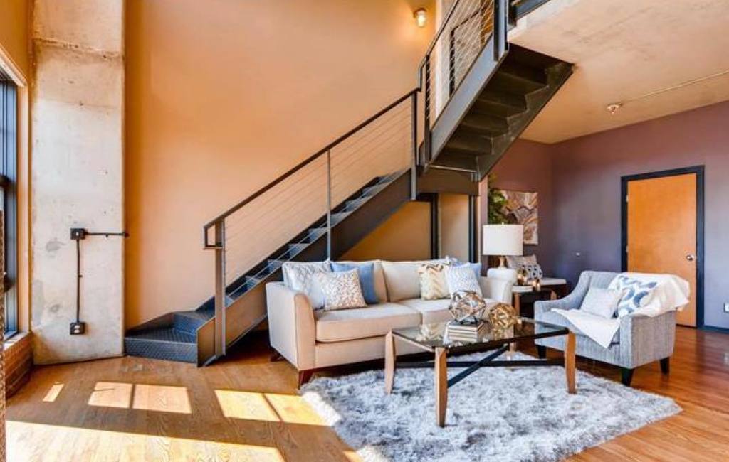 AllDenverLofts's tweet photo. Loft shopping this week? Look no further as we have over 124 active lofts to view. #DenverLoftShopping #MadeEasy A… https://t.co/Mla8drZmrk https://t.co/d8yFBOdFtL