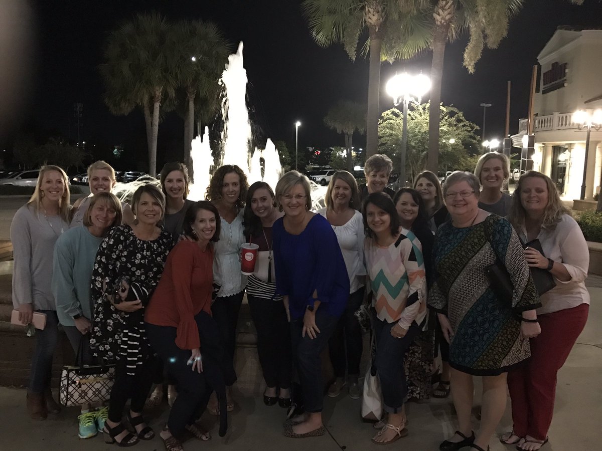NicholsBrendaB's tweet photo. What an inspiring story - Mully!
Thank you @JonGordon11 for telling us about it!  We ❤️ it! Peace be with you all! What a great night! https://t.co/ZwMhvSetgt