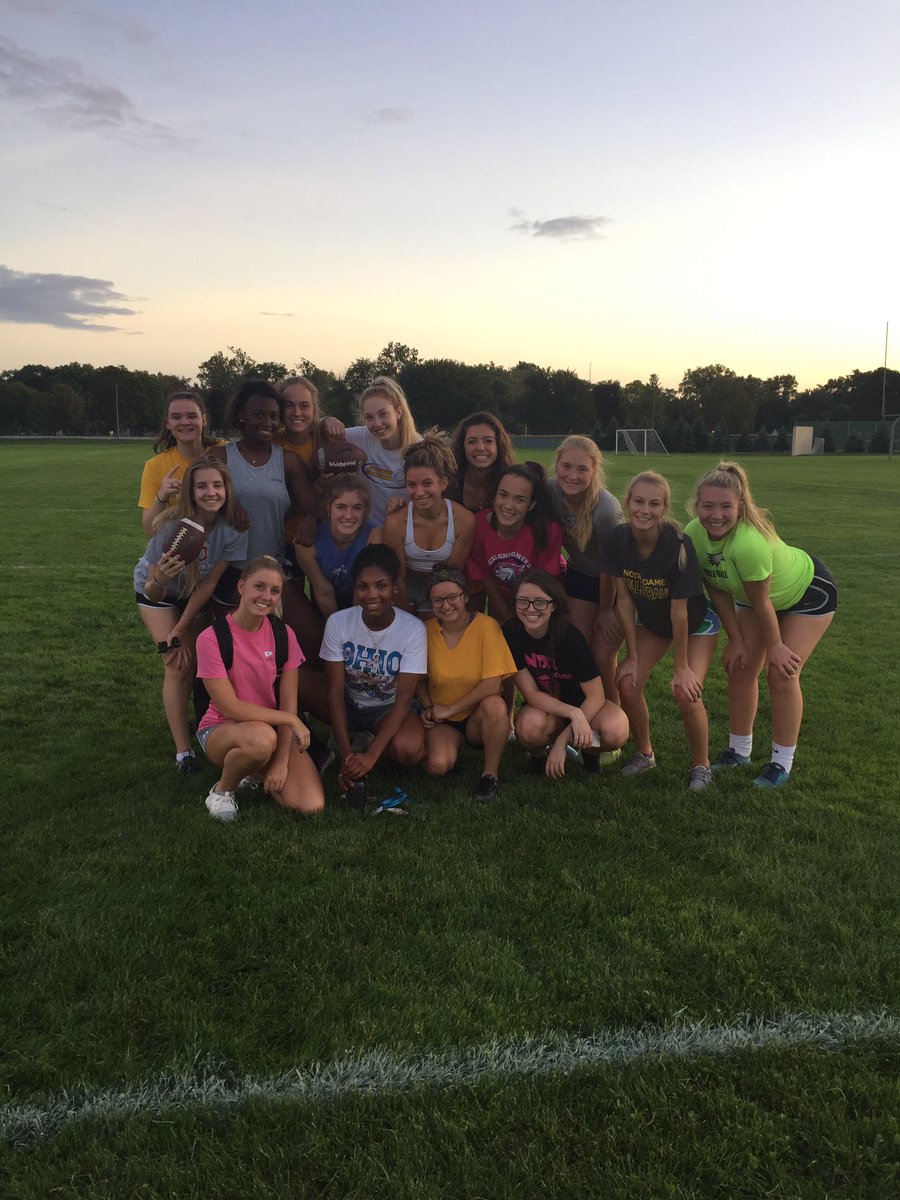 NDAEAGLES2018's tweet photo. great practice tonight! Don't forget to buy your $5 presale tickets thurs and friday at lunch, and GET PUMPED🎉💓 https://t.co/cuN6zXBG35