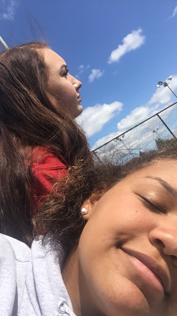 maggiemaaee_'s tweet photo. Missing her :( https://t.co/heoP0HMb3N
