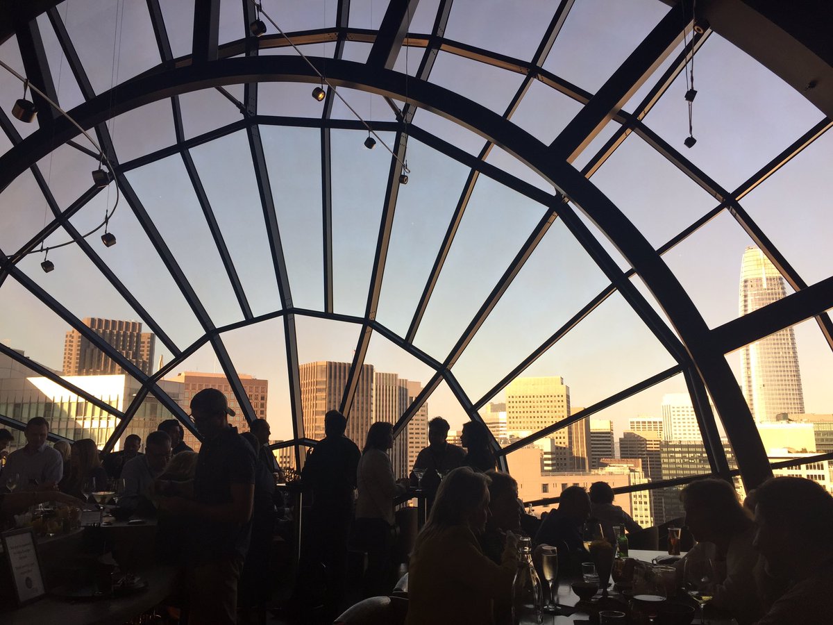 oraclepartners's tweet photo. Cheers to an action-packed & insighful #daythree. 🥂 #oow17 #OPNcentral #ViewLounge https://t.co/Js0PvHldpy