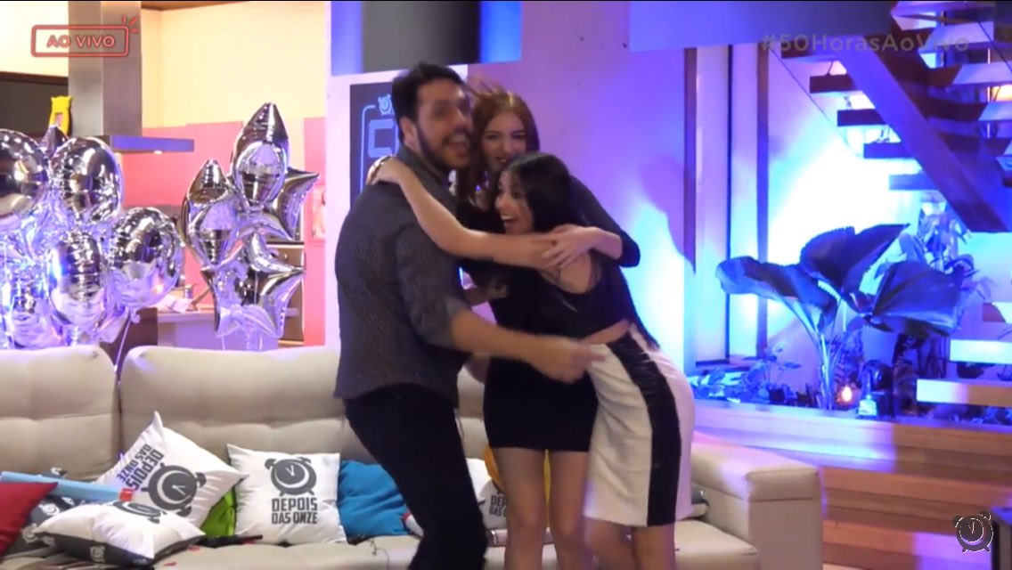 Bacanas_5's tweet photo. OBRIGADA POR SEREM OS MELHORES! 🌟 #50HorasAoVivo https://t.co/VLCBkFpIEB