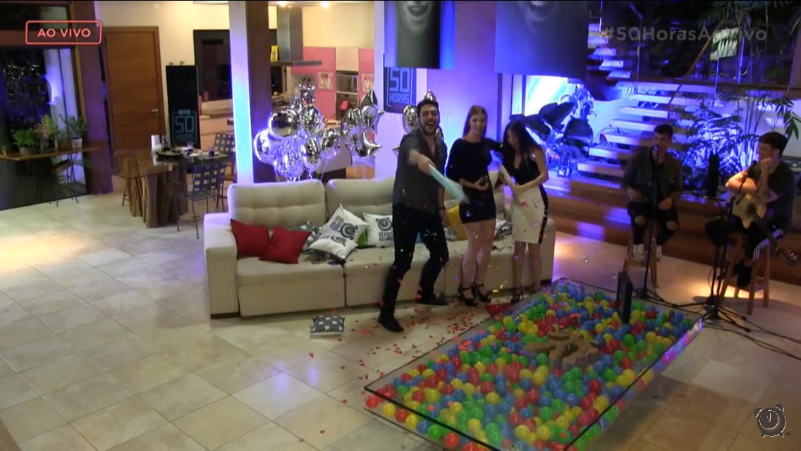 Bacanas_5's tweet photo. OBRIGADA POR SEREM OS MELHORES! 🌟 #50HorasAoVivo https://t.co/VLCBkFpIEB