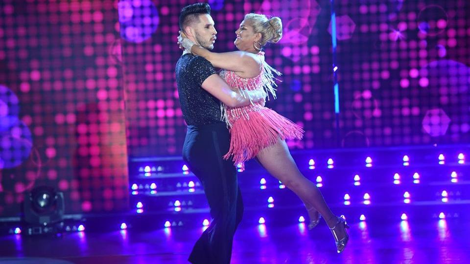 Bailando por un sueño 2017: con Gladys "La Bomba Tucumana" volvió el escándalo a la pista bit.ly/2ylPj4B