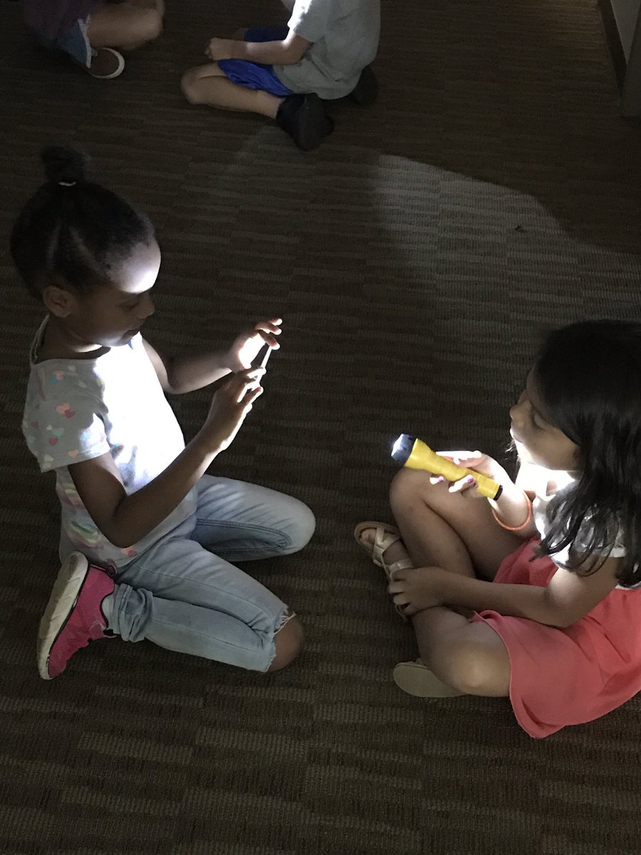 srscottLES's tweet image. Hands and minds are always on in first grade! #scienceandmath #handson #whatstudentsneed @LeaphartElem