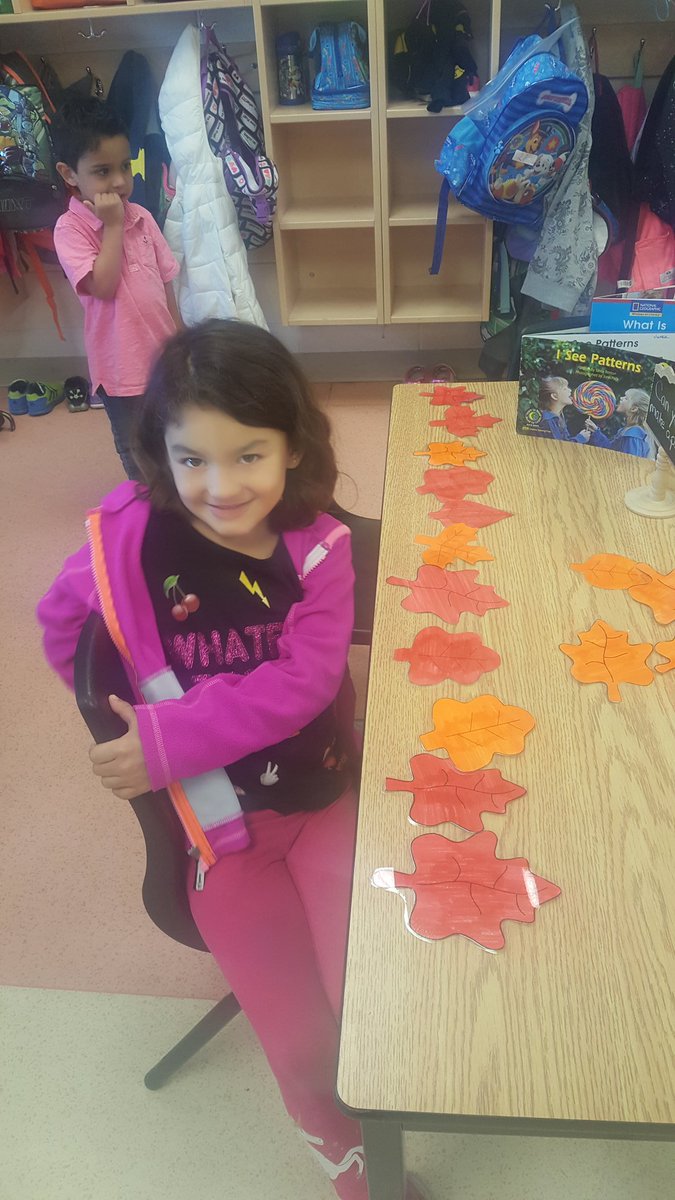 ABunkiewicz's tweet image. This year 2 student created a AAB pattern. #mathbehavior #makelearningfun