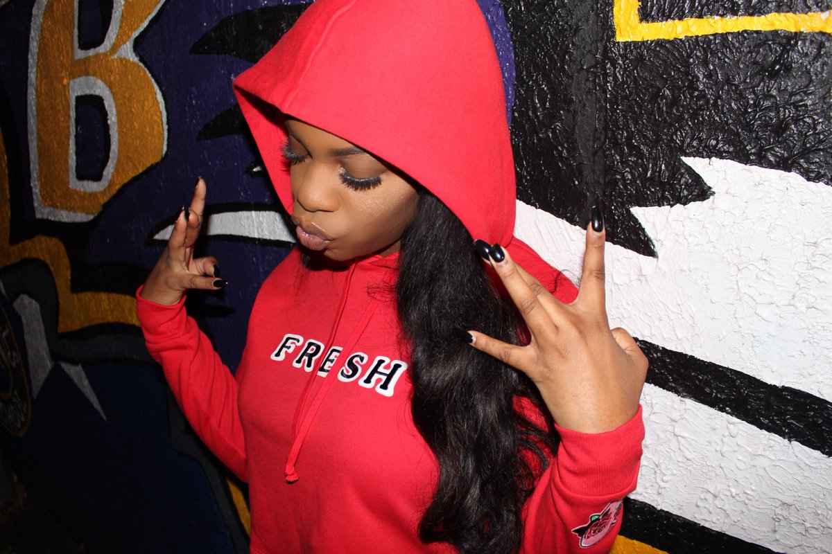 1maniblessed's tweet photo. Women’s crop top hoodies and pants available in grey! Varsity Red hoodies also available for purchase! Follow &amp; DM @Fresh9716 To order!✨✨ https://t.co/st7r8SD3hf