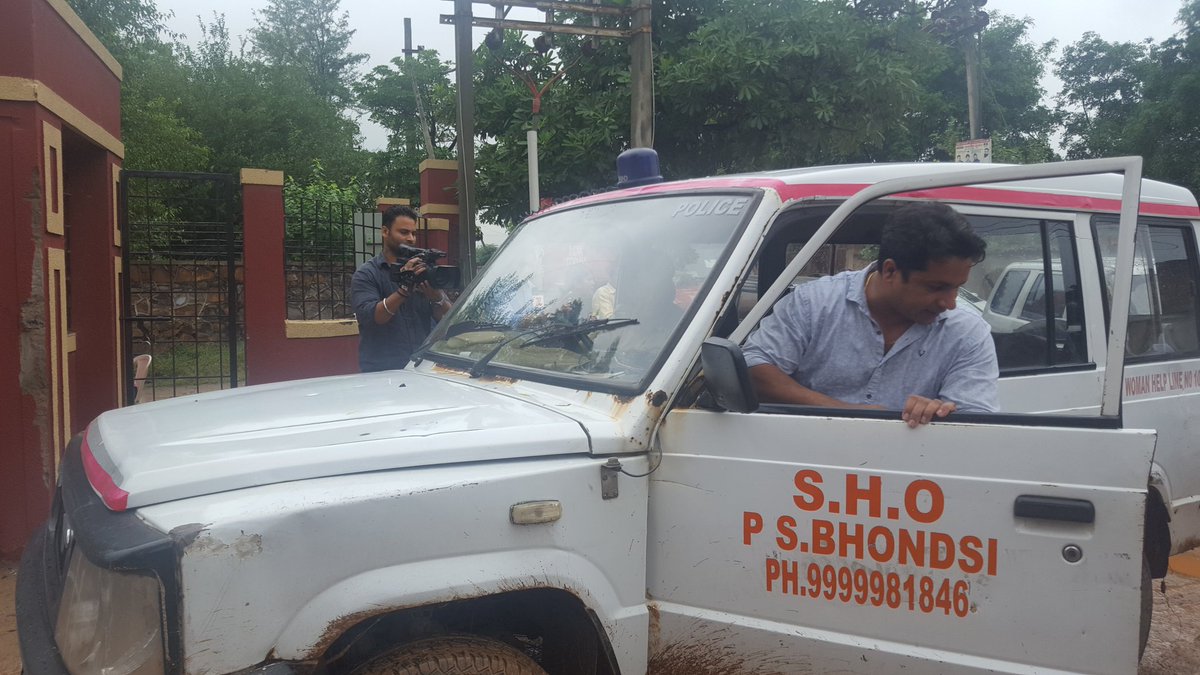 leenadhankhar's tweet photo. Inspector Narender Kumar, SHO Bhondsi transferred between ongoing CBI investigations #RyanInternationalSchool @HTGurgaon @htdelhi @htTweets https://t.co/06zF9Mm1dZ