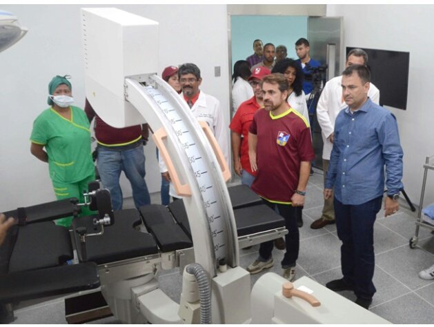 apuertocabello's tweet photo. Gracias @rafaellacava10 por este nuevo logro para nuestro municipio. Inaugurados 6 quirofanos en el Prince Lara #LacavaUnGobernadorParaTODOS https://t.co/zFEgCGfWxT