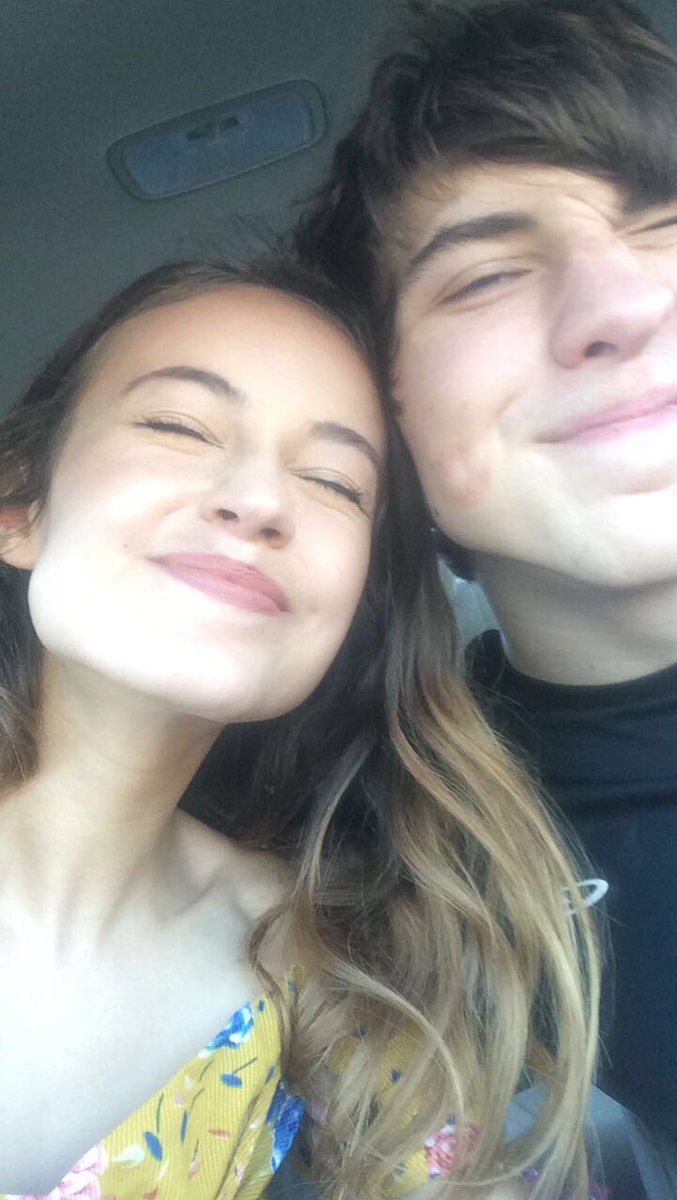 _ashmatch's tweet image. Hey thanks for being my partner in crime 😉💖 #nationalboyfriendsday