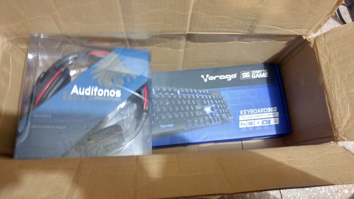HadoukenAmA's tweet photo. Se arma video de Unboxing? Que opinan. #cheapGaming https://t.co/5GWOEv7Swd