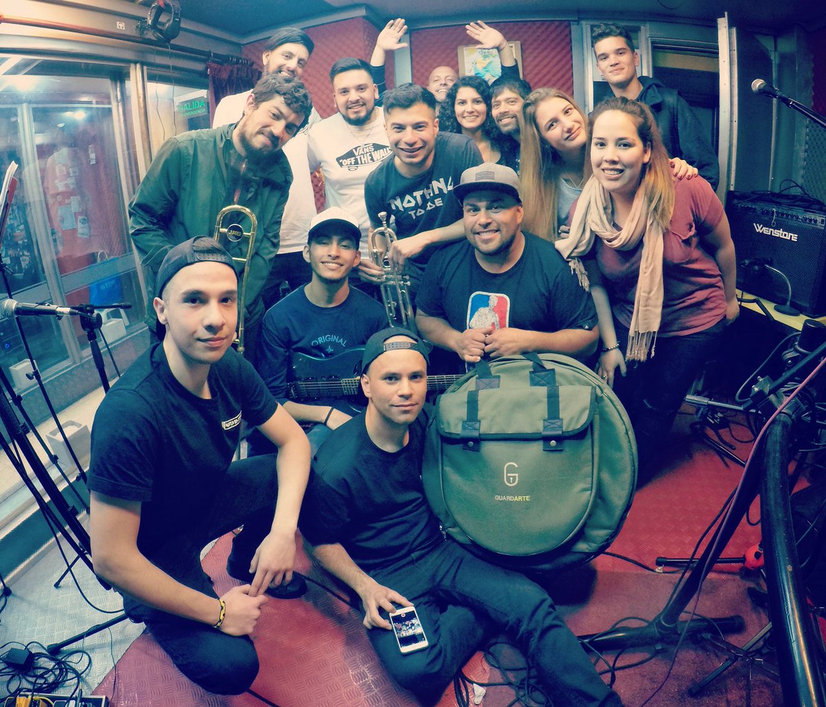 MataRutina's tweet photo. Gracias chicos de Agridulce Reggae por el tremendo show en Mata Rutina! 🙌🏽
#MATARUTINA #AgridulceReggae https://t.co/oZMM2lO5Uq