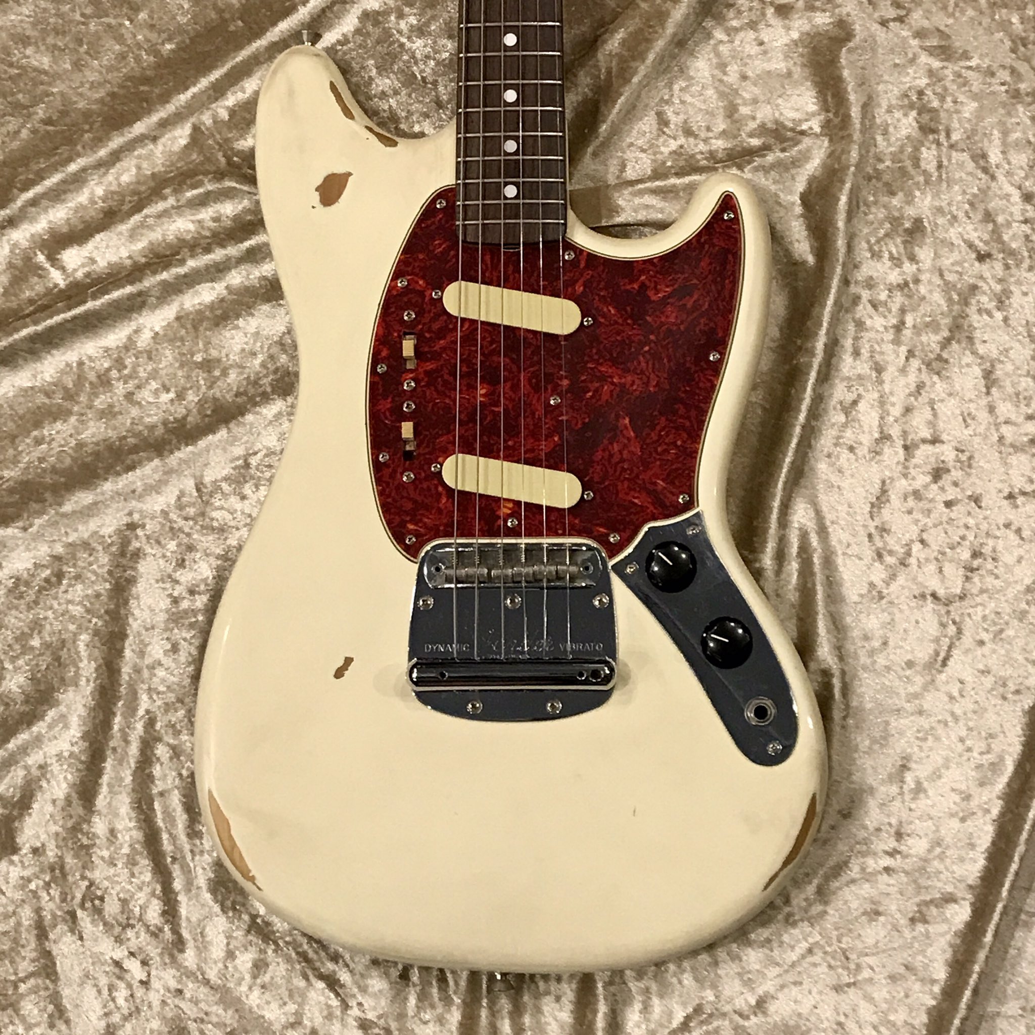 Super Rare Kurt Cobain Fender Japan Mustang - Jag-Stang.com