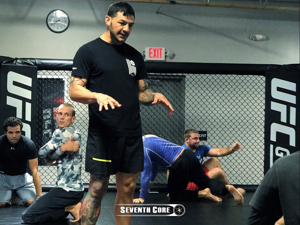 SeventhCorePM's tweet photo. @UFC fighter @CubSwanson sharing some serious knowledge #mma #ufc

pic: @DanSeventhCore https://t.co/lLo63TTJ53
