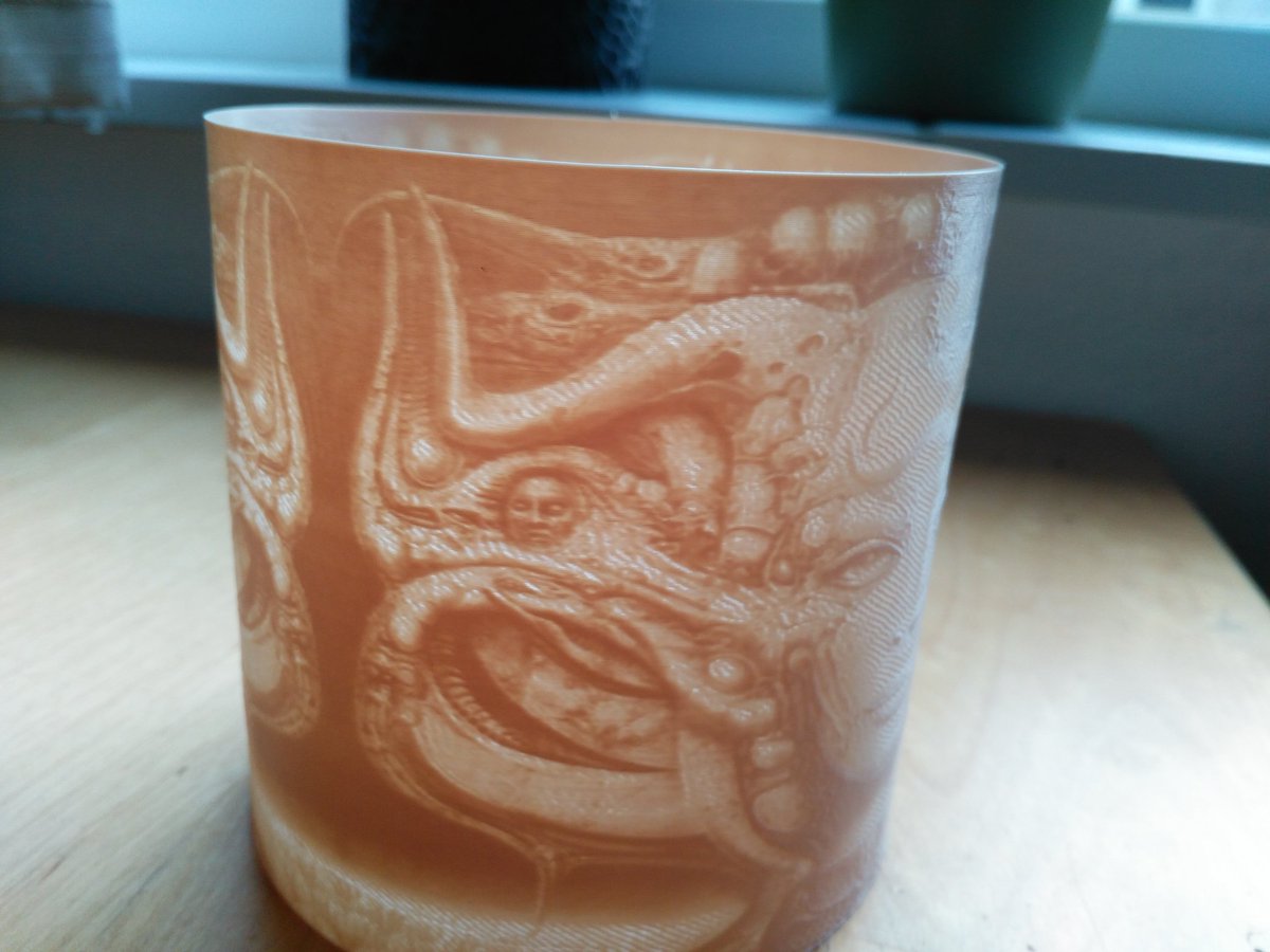 VirtoxNet's tweet photo. Awesomeness! Full grayscale #velocitypainting #giger! #3dprinting #litophane. Hatching not intended but very cool extra! @MarkWheadon https://t.co/58FYbcJttl