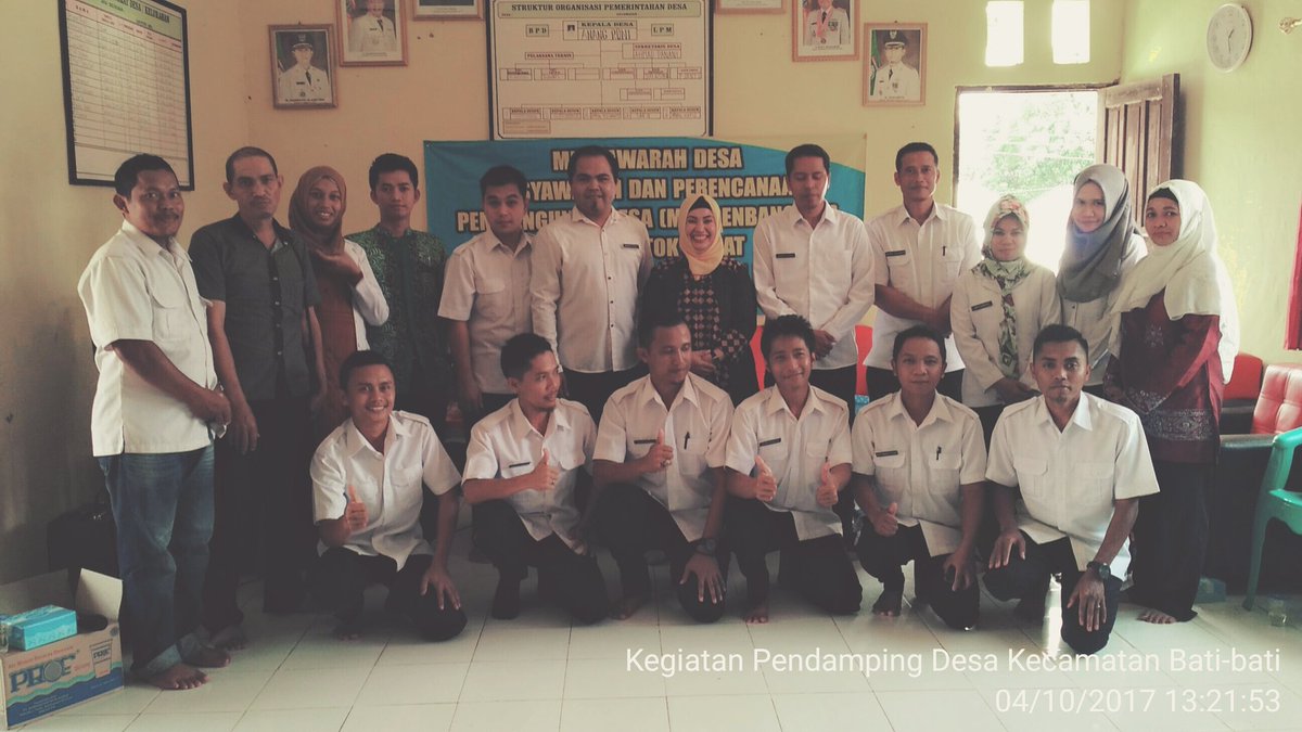 Fotbar pasca Musrenbangdesa Bentok Darat merumuskan RKP Desa #ManfaatDanaDesa <a href="/jokowi/">Joko Widodo</a> <a href="/EkoSandjojo/">Eko P. Sandjojo</a> <a href="/tppindonesia/">Pertepedesia</a> <a href="/kpw3_kalsel/">P3MD KalSel</a> <a href="/madjid_taufik/">taufik madjid</a>
