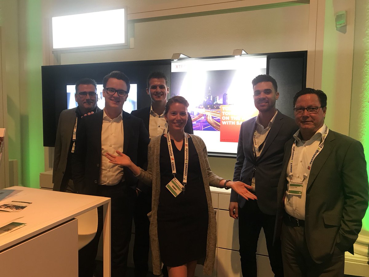 Het #xtensional promotieteam! 15.40 uur presentatie over Customer experience met #saphybris. Zorg dat j erbij bent! #CtI2017 #cx #conclusion