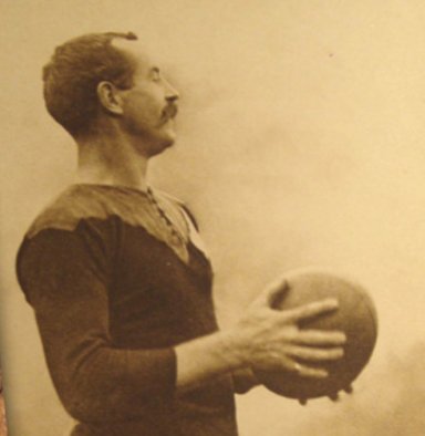 wrugbymuseum's tweet photo. Remembering @AllBlacks Originals captain Dave Gallaher who fell on the Ypres Salient on this day 100yrs ago https://t.co/8s9gj1n51e https://t.co/53IujiAm8A