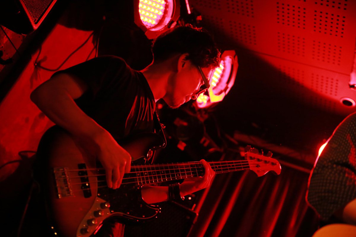 toge_toge_2's tweet photo. 2017.10.1 at 清川UTERO
Sound Without Equal
Nékoha
1 of 5
#Nékoha #SoundWithoutEqual #UTERO #ファインダー越しの私の世界 #LivePhoto #猫派 https://t.co/PpAmPY3gtk