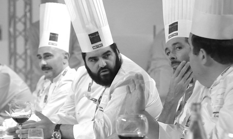 identitagolose's tweet photo. .@Antoninochef:«Crippa è la guida giusta per vincere il @Bocusedor.Chi inizia, prima impari l'inglese,poi a cucinare»https://t.co/6Me5OtoGoF https://t.co/jLmHH0lqzy