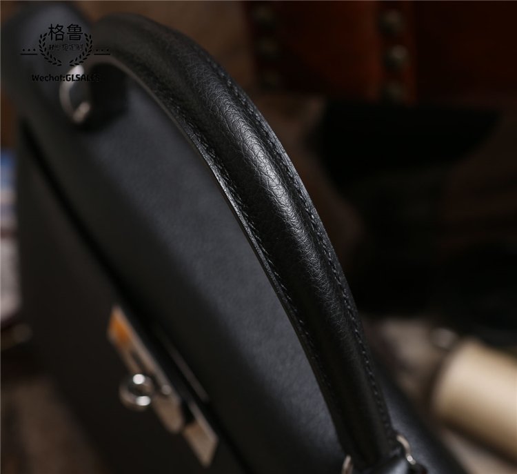 Tophandbag's tweet photo. Happy Mid-Autumn festival!
Customer order, spot, #Kelly 28 full hand sewing Togo imported small cow leather 89 noir silver buckle #handbags https://t.co/6M7SvpfPzd