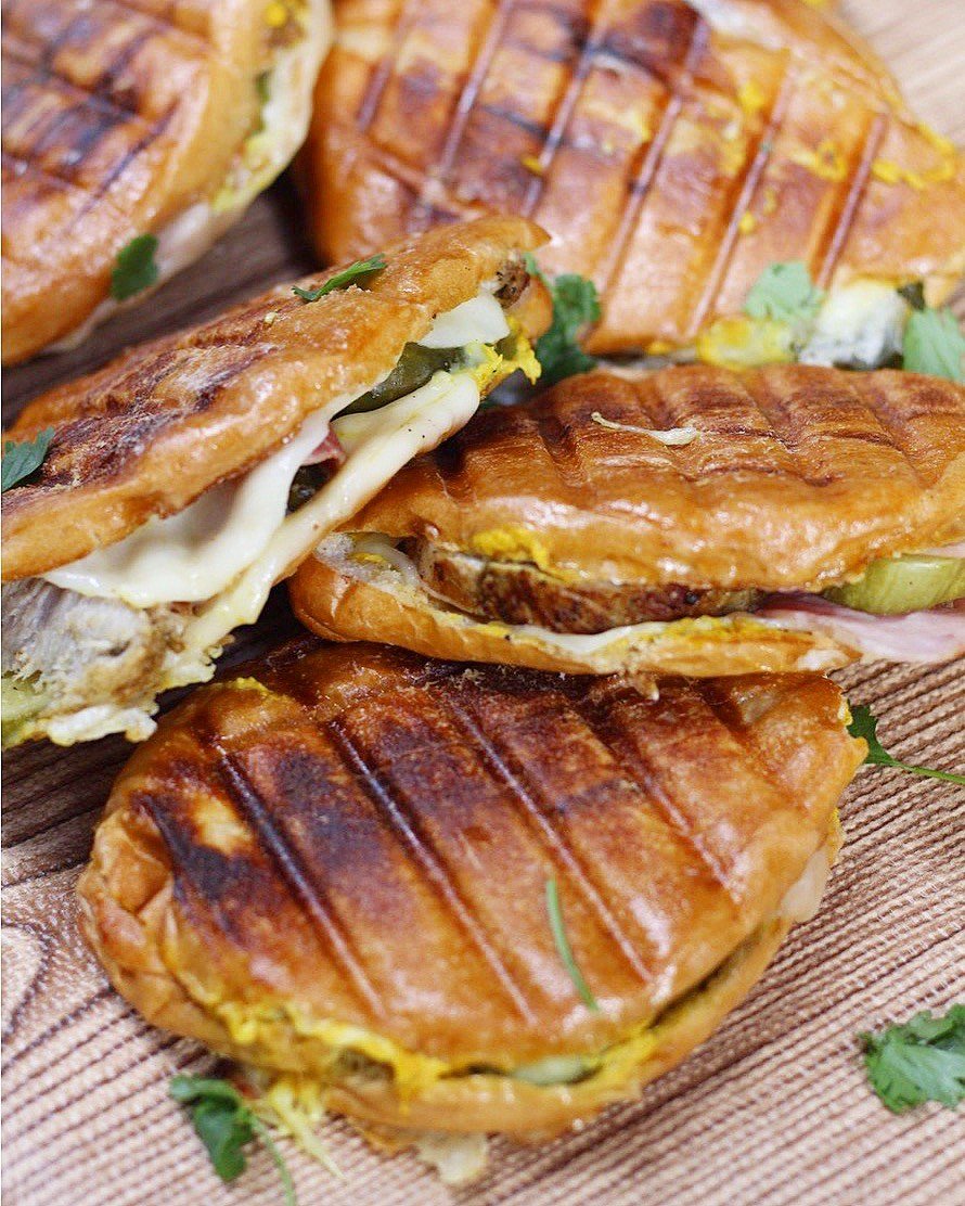 ELJefeFood's tweet photo. Hey Everyone!! Thanks For Following. Take a look at our freshly cooked CUBAN SANDWICHES https://t.co/Y5cLv2urAO