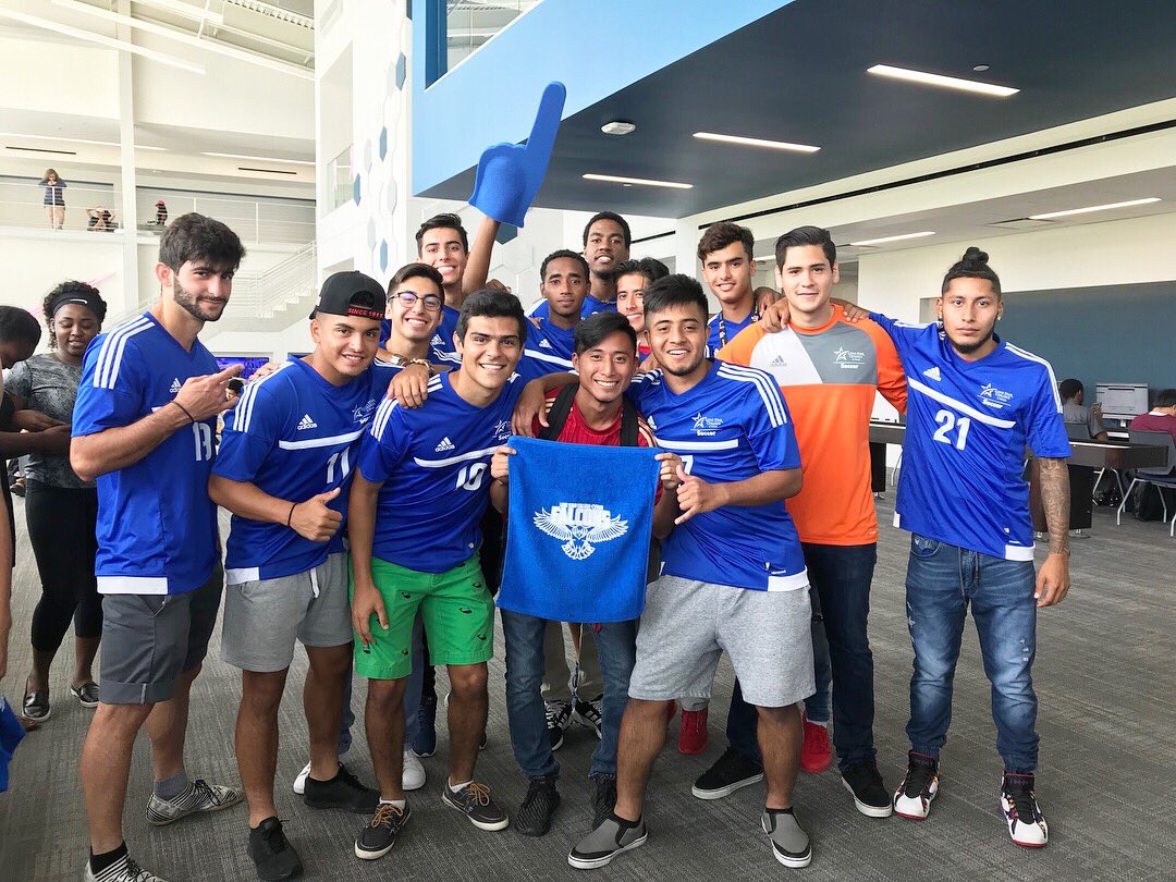 LSCCyFairSoccer's tweet photo. TEAM ⚽️💙 https://t.co/T0vrg9M702