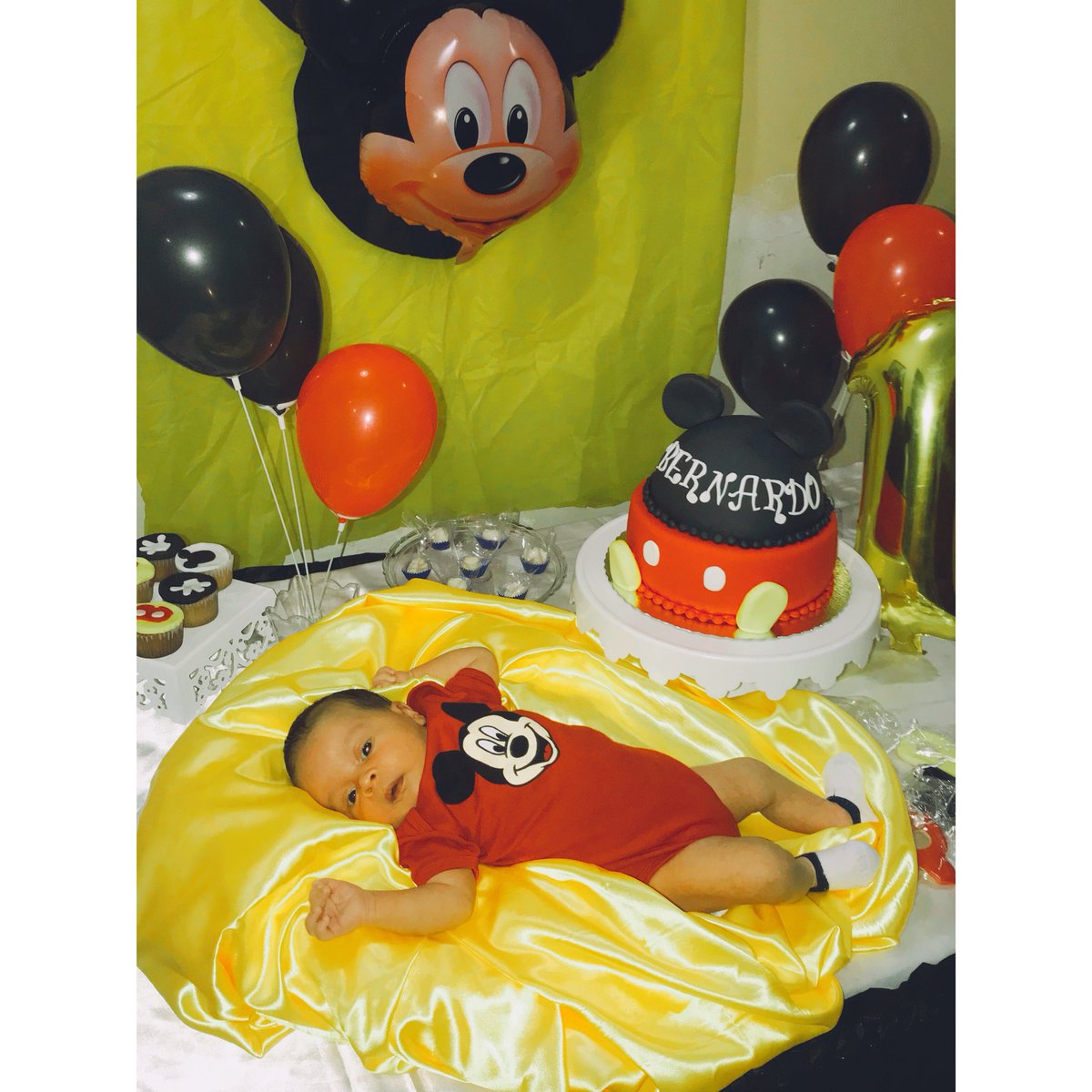 deboraharaujo06's tweet photo. O primeiro mesversario, teve bolinho SIM!😍❤️🤤
#meumickey #primeirodemuitos #mamãeamamt https://t.co/2FK2iHTheH