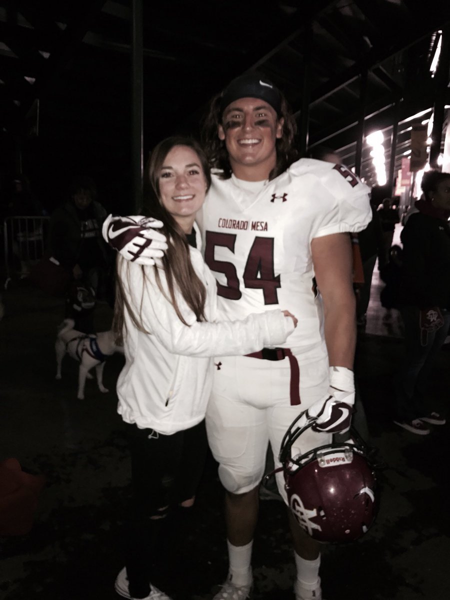 its_me_marisa4's tweet photo. Happy National Boyfriend day to my best friend with benefits!!!! https://t.co/SI4RnXOhBi