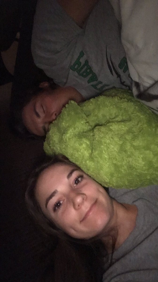 its_me_marisa4's tweet photo. Happy National Boyfriend day to my best friend with benefits!!!! https://t.co/SI4RnXOhBi