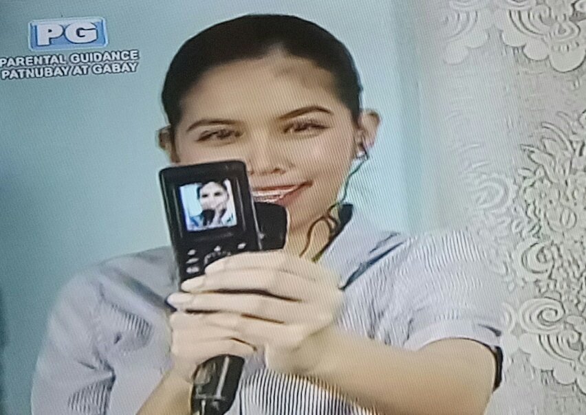 bankingonkismet's tweet photo. Selfie queen. 👑

#ALDUBMuchStronger https://t.co/9oDWTDW8gK