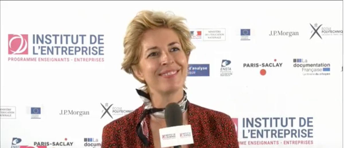 CecileDejoux's tweet photo. Nouveaux modes @travail pour #managers à l'ère #numérique
explications 2' de video #EEF17 https://t.co/JxoUHKjWlm @inst_entreprise @LeCnam https://t.co/01vaIYPfNz