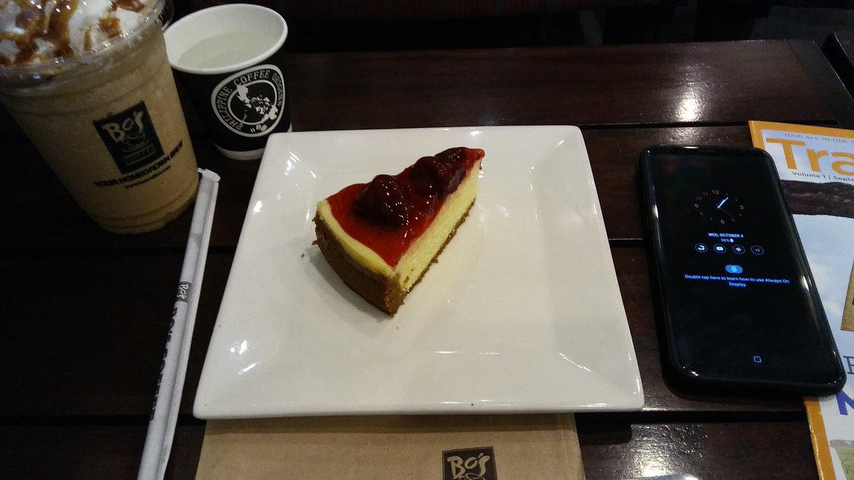 Through_Da_Wire's tweet photo. Lunch Time Mode
Nothing better than Frap .. Strawberry Cheesecake and Samsung s8 plus 🤣🤣🤣 https://t.co/0vlpUR4chr