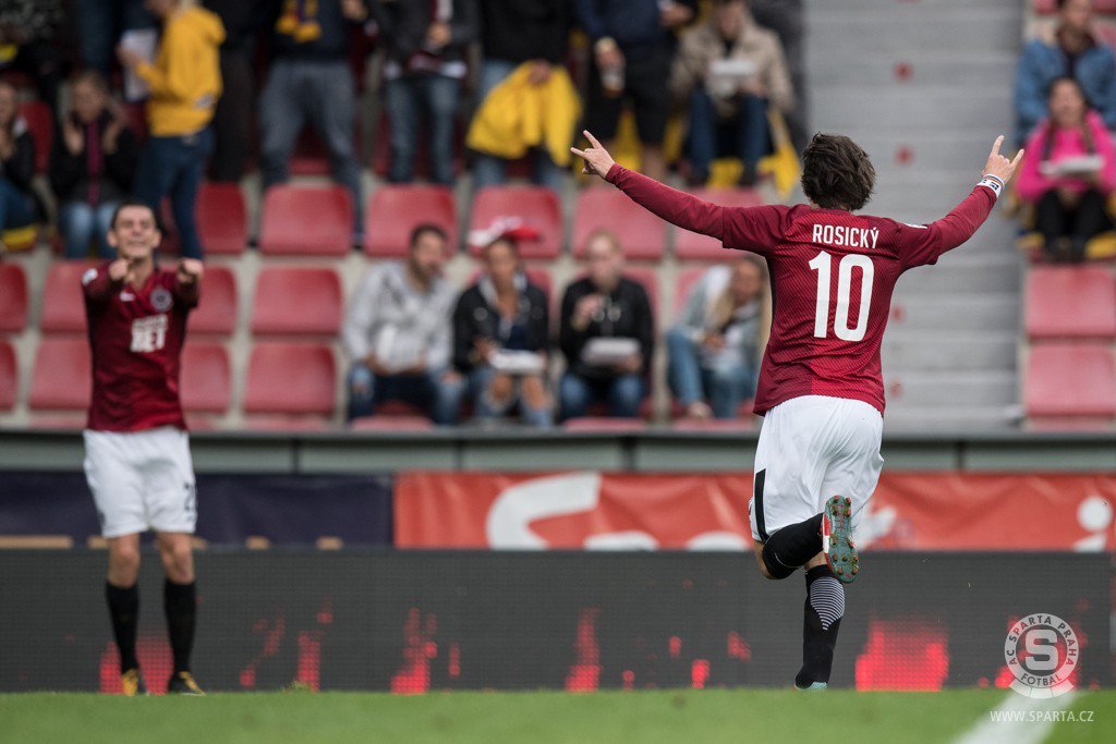 ACSparta_CZ's tweet photo. Tomáš Rosický dnes slaví 37. narozeniny! Přejeme vše nejlepší 💙💛❤️ https://t.co/3PWDcpgng7