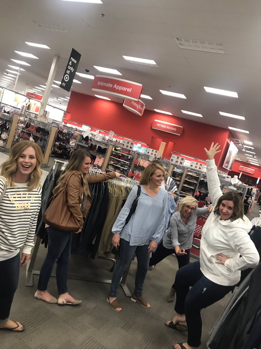 Had to take a pic of our guests raving about #Goodfellow and the best #service they've ever had !!! #T1805 #Target #G295 @tracyacurry1