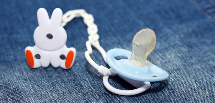 Duimen of een speentje? Weet jij wat de gevolgen zijn voor het gebit?
bit.ly/2yoUMYp