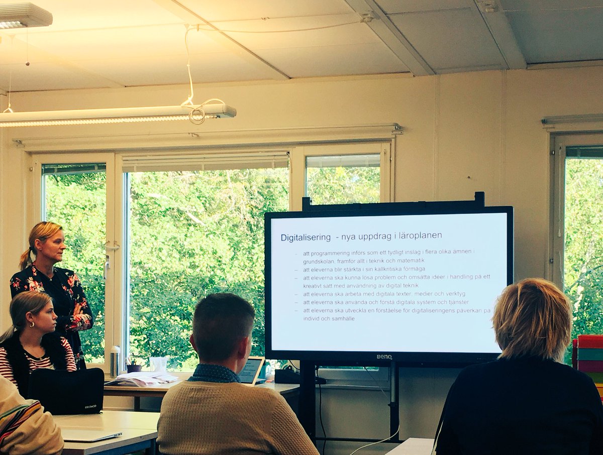Studiedag <a href="/Tegelhagen/">Tegelhagens skola</a>, #digitalisering och #programmering på agendan #codeweek #IKT #MIK <a href="/evulm/">Eva Ulmander Eriksso</a> <a href="/DitteOConnor/">Ditte O'Connor</a>