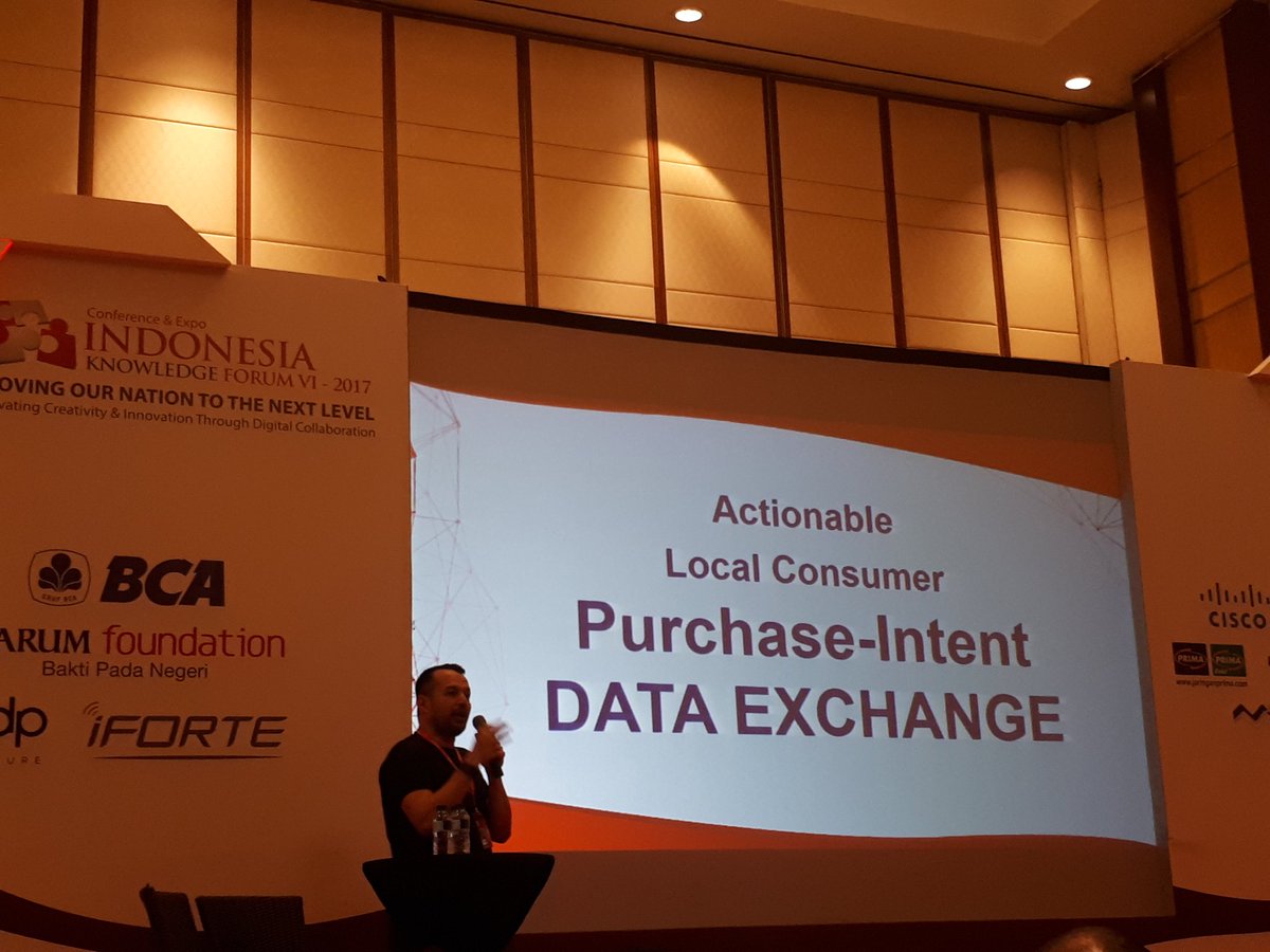 JrPlanner's tweet photo. Salut bgt dgn Adskom. Marketing bisa menjadi sangat spesifik dan langsung pd customer yg ditarget #IKF7 @martinfai https://t.co/n9K3hRxPrq