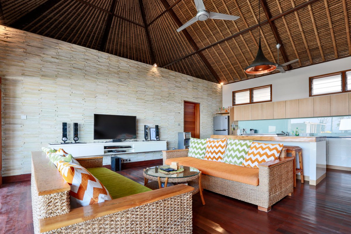 Lyspm's tweet photo. Our newest villa, Villa Agung on Nusa Lembongan is awaiting! 
A private 2 bedroom villa with a swimming pool and ocean views. https://t.co/XnYyq2fXwH
