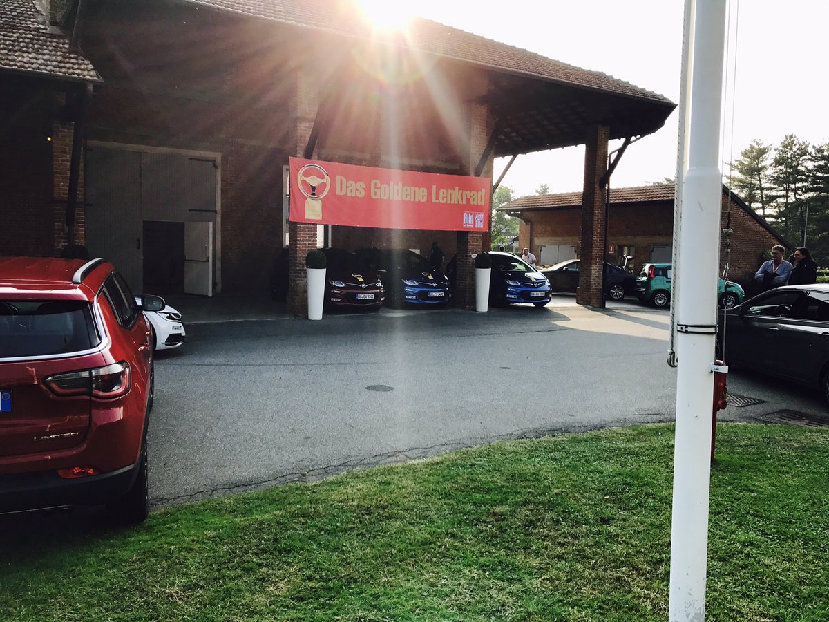 DAHamprecht's tweet photo. #GoldenesLenkrad in #Balocco #dgl #dgl2017: 
Final countdown https://t.co/xpJBxdPT9t
May the best win👉
@BILDamSONNTAG
@BILD
@autobild
#Opel👍 https://t.co/5U71IzaAkE