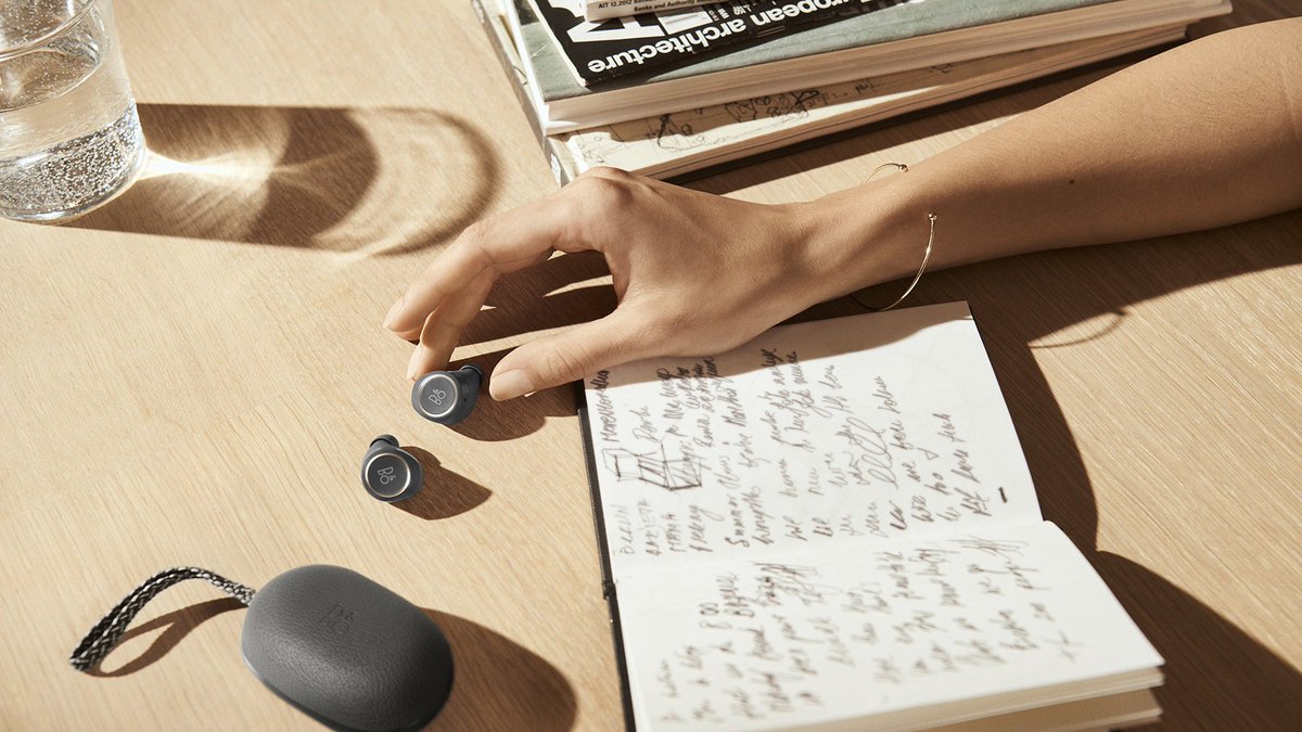 BOMarbella's tweet photo. I·n·t·r·o·d·u·c·i·n·g Beoplay E8 #HEADPHONES
Superior sound ✔
Intuitive touch control ✔
Seamless charging ✔
Perfect fit ✔ https://t.co/G2fVxK2QQ1