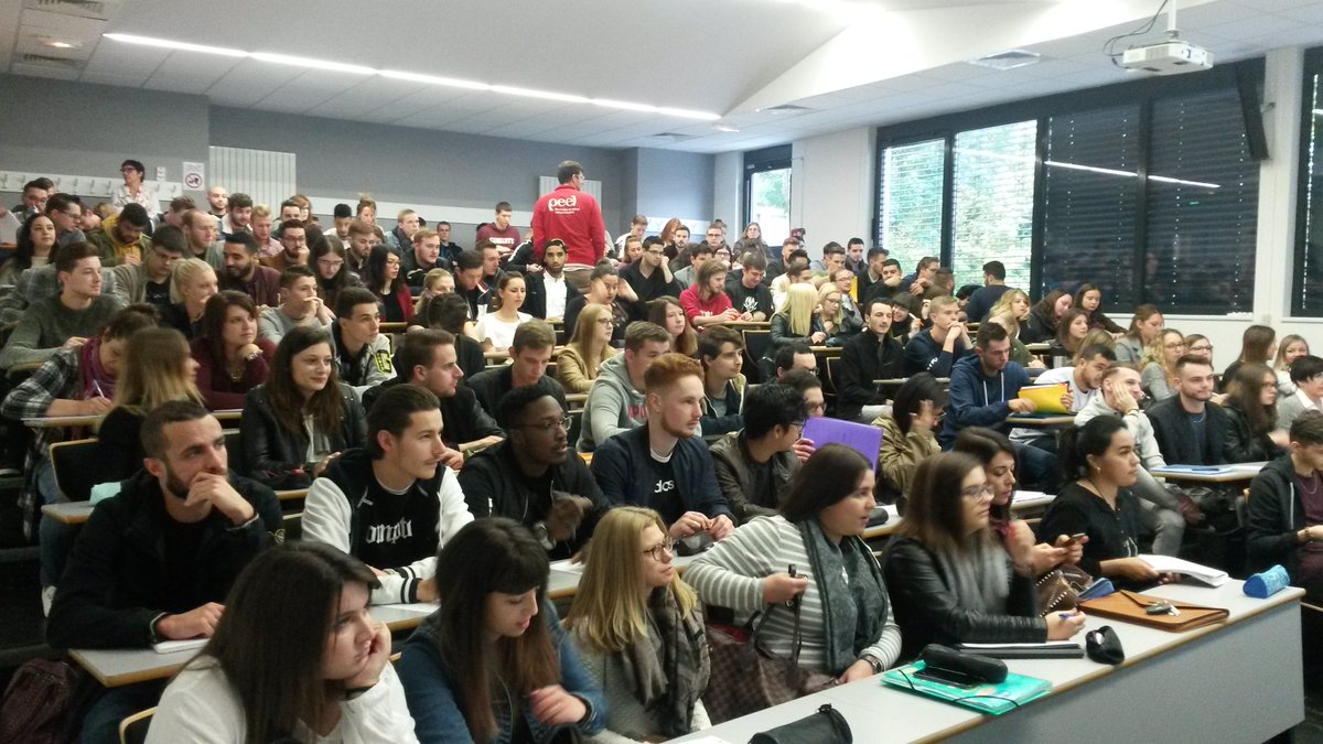 IUTME_Gaco's tweet photo. L’amphi @IUTME_Gaco rempli pour cette nouvelle saison #IDEO2017 #EtudiantsEntrepreneurs #IUTdeME @PeelLorraine @lpamforbach https://t.co/pzAxZiptj5