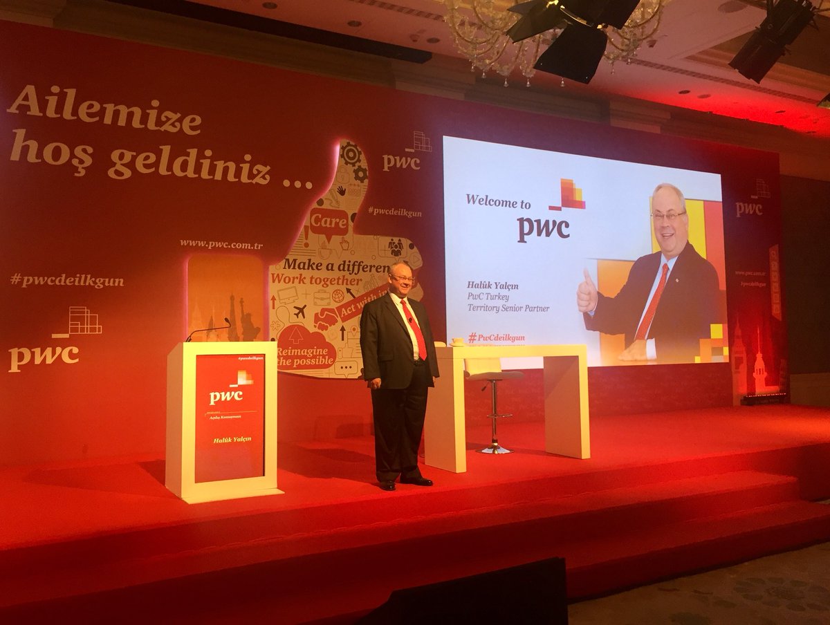 PwC_Turkiye's tweet image. PwC Türkiye Başkanı Halûk Yalçın ailemize yeni katılan 243 arkadaşımıza hoş geldin diyerek açılış konuşmasını yapıyor. #pwcdeilkgun