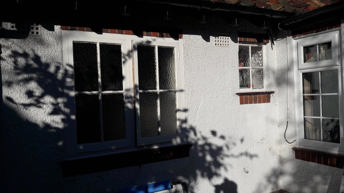 lee_upvc_repair's tweet photo. A couple of single glazed windows replaced yesterday in #Bridlington with a-rated upvc ones #JustInTimeForWinter https://t.co/tv8i9aczK2