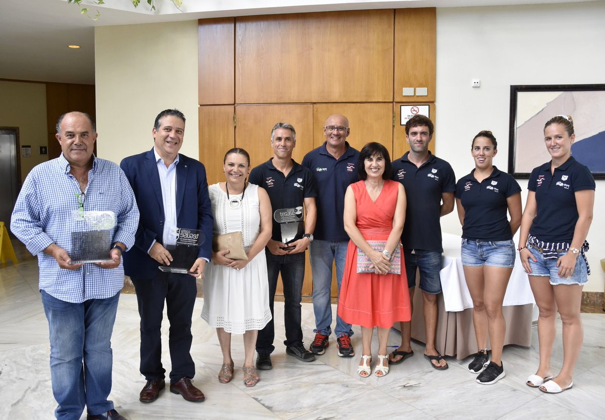 AyunTeguise's tweet photo. Felicidades por la labor a los ganadores del #PremioDistinguidosTurismo de #Teguise https://t.co/OlOdZWxy6D https://t.co/RcyFCBJ7Qp